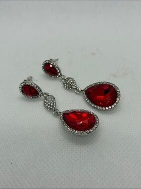 Elegant Red Teardrop Crystal Drop Earrings with Silver Accents